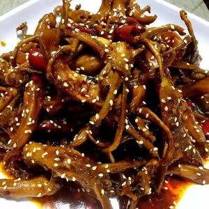 Spicy Braised Duck Tongue (8 pcs)
